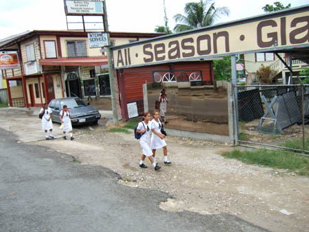 schuluniform_ausm_bus_belize