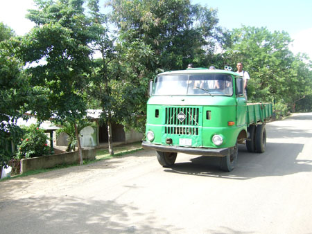 W50worldwide_bus_nach_ometepe_nic