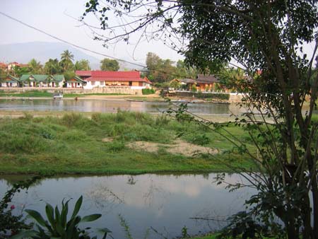 fensterblick1_blockhuette_vang_vieng